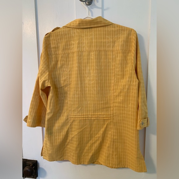 Yellow blouse - Picture 8 of 10